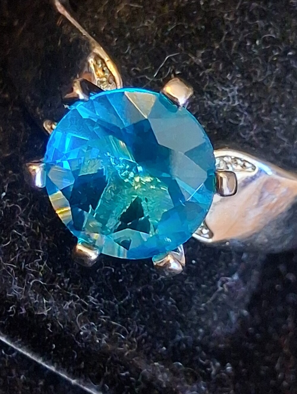 Sterling Silver Women's Ring With Round Turquoise Colored Faux Diamond 10 1/2